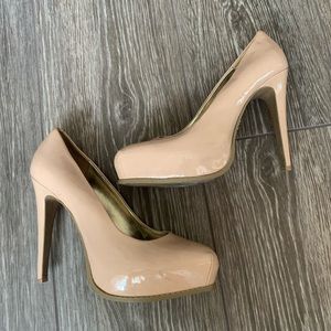 Simply Vera Wang nude heels beige prom shoes 9